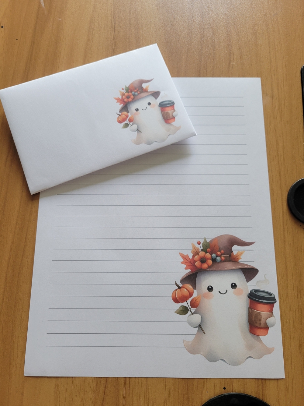 🧋NEW🧋24pc Cute Ghost Lined Stationery Set with Autumn Design - White